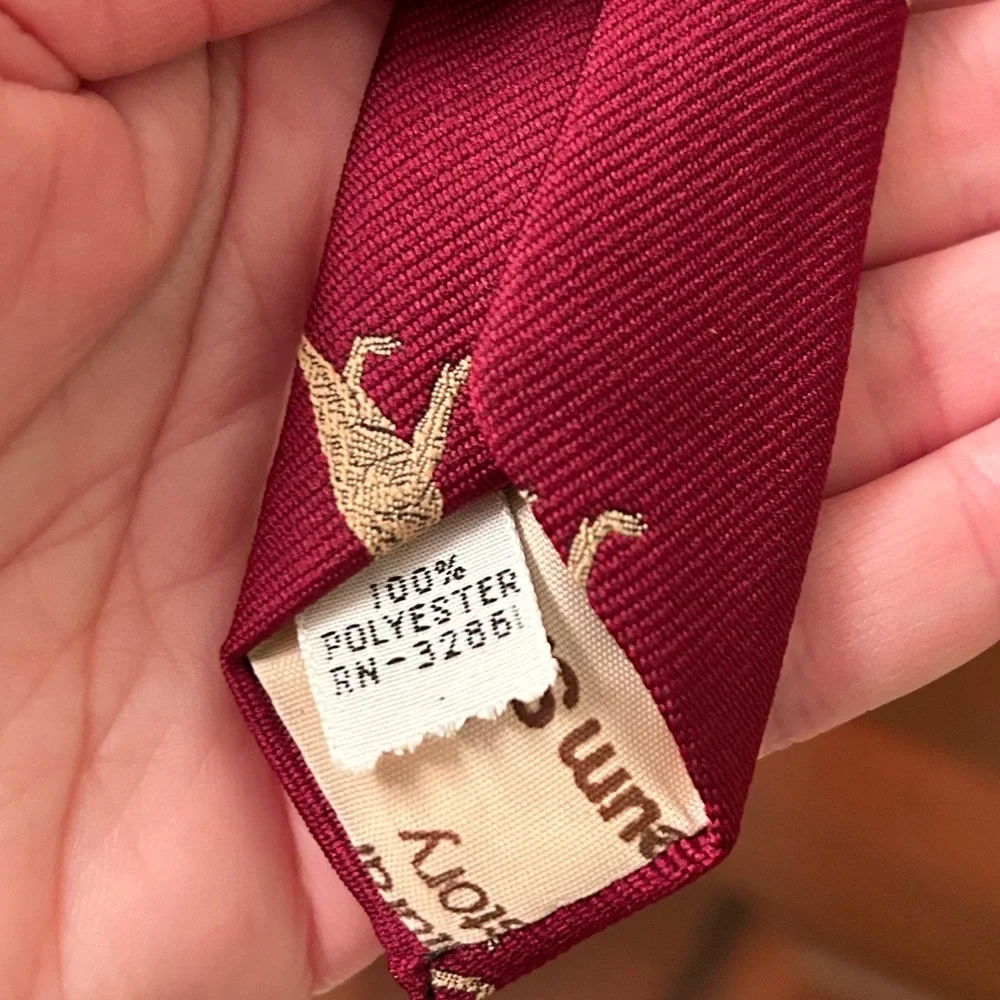 Awesome T-Rex Youth tie, made for the American Natural History Museum. No stains